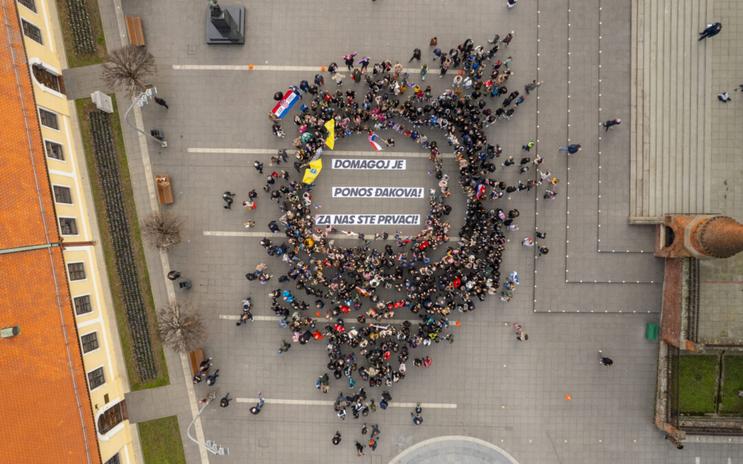 POVIJESNA FOTOGRAFIJA ZA DOMAGOJA DUVNJAKA I NAŠE RUKOMETAŠE